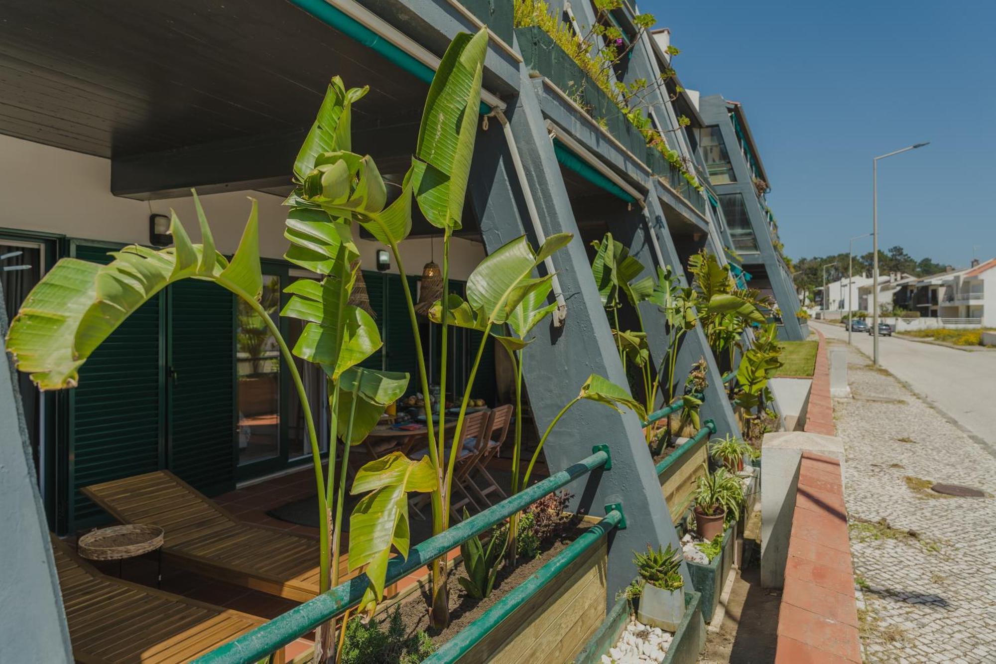 Surf Guesthouse - 7Min Walk To The Beach Pataias Exterior foto